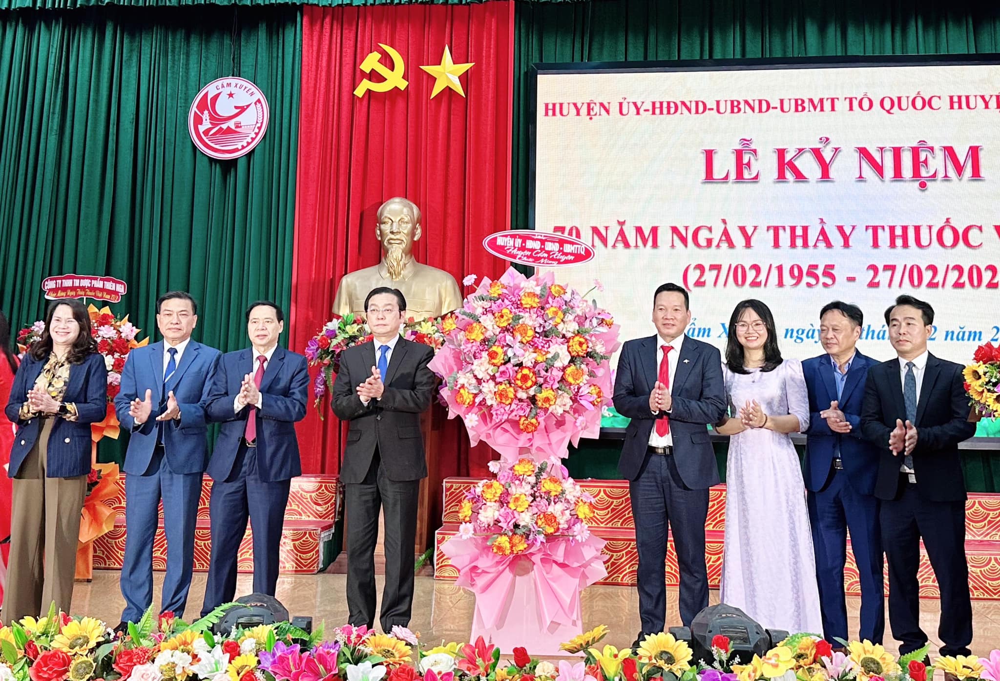 CẨM XUYÊN GẶP MẶT KỶ NIỆM 70 NĂM NGÀY THẦY THUỐC VIỆT NAM (27/2/1955 - 27/2/2025)