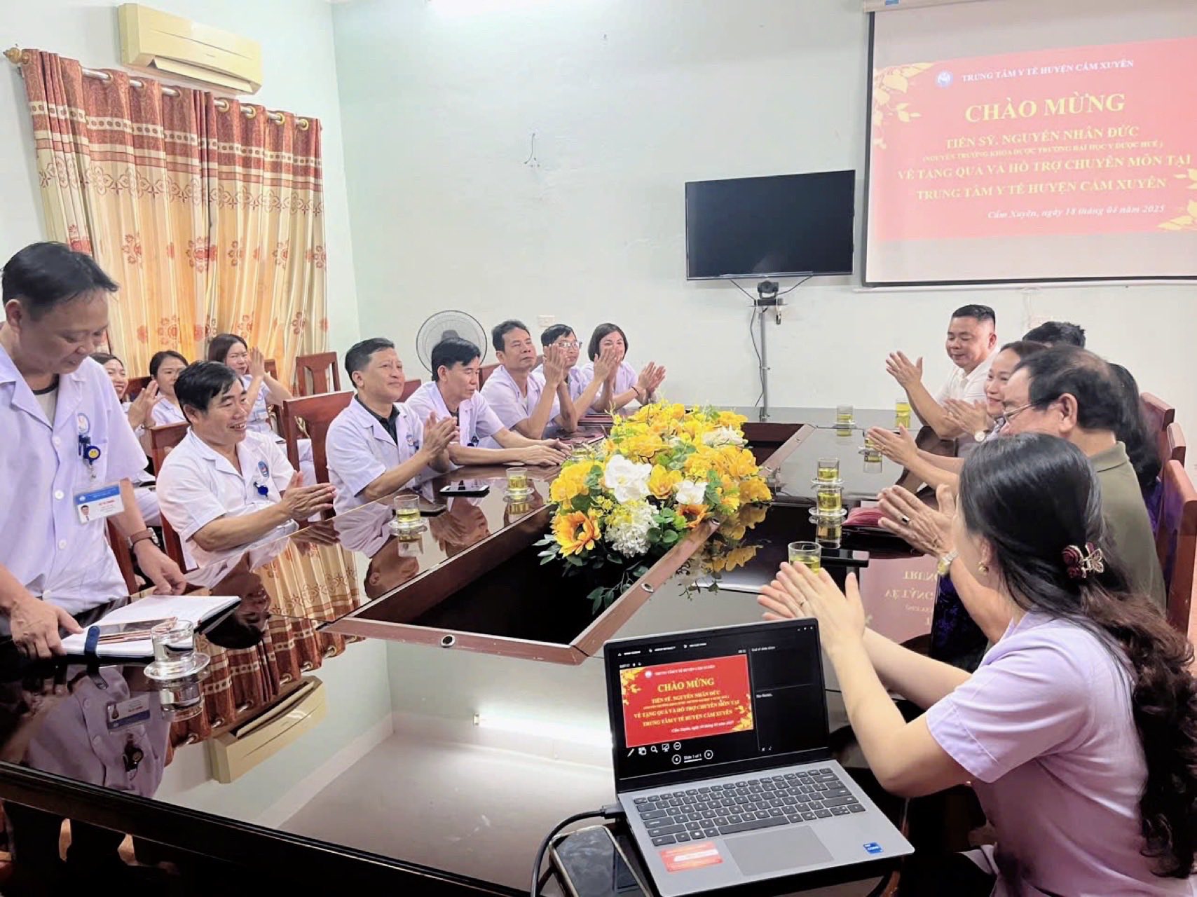 TRUNG TÂM Y TẾ HUYỆN CẨM XUYÊN GẶP MẶT BÁC SỸ HỖ TRỢ CHUYÊN MÔN